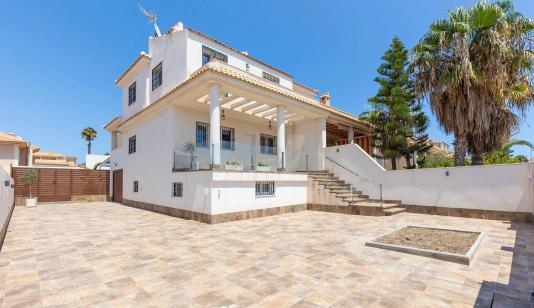 Villa in Torrevieja, Spain, Aguas Nuevas area, 4 bedrooms, 220 m2 - #ASV-21-S682/776 image 0
