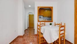 APARTAMENTO EN TORREVIEJA SITUADO A 650 METROS DE LA PLAYA DEL CURA image 3