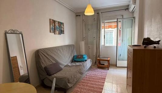 Apartamento cerca del mar en Torrevieja, España image 0