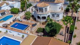 Town house in Torrevieja, Spain, La Siesta - El Salado - Torreta area, 5 bedrooms, 279 m2 - #ASV-4-CH-Z520/1267 image 4