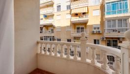 APARTAMENTO EN TORREVIEJA SITUADO A 650 METROS DE LA PLAYA DEL CURA image 5