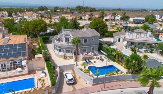 Недвижимость в Испании купить. Район La marina, 5 спален, 273 м2 image 0
