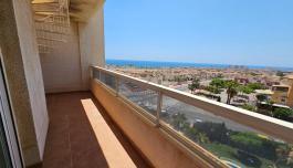 !Vistas panorámicas al mar, garaje, trastero, solarium privado!... Piscina común. image 5