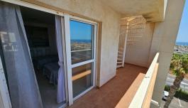 !Vistas panorámicas al mar, garaje, trastero, solarium privado!... Piscina común. image 4