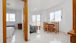 SE VENDE BONITO Y LUMINOSO APARTAMENTO EN AVD. DE LAS HABANERAS!!!! GARAJE Y TRASTERO OPCIONAL!!! image 3