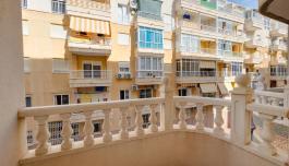 APARTAMENTO EN TORREVIEJA SITUADO A 650 METROS DE LA PLAYA DEL CURA image 4