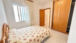 Venta de Piso en Torrevieja, España. Zona de la  La Mata, 3 dormitorios, 80 m² image 3