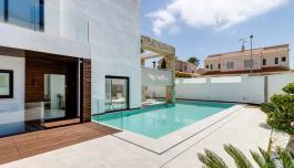 Villa in Torrevieja, Spain. torrevieja area, 4 bedrooms, 285 m² image 4