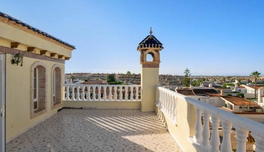 Orihuela Costa, real estate. La Florida area, 5 bedrooms, 161 m² image 0