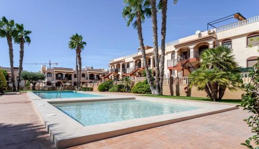 Bungalow for sale in Torrevieja, Spain. Sector 25 area, 2 bedrooms, 71 m² image 0