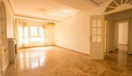 Buy property in Torrevieja, Spain. Centro area, 5 bedrooms, 218 m² image 1