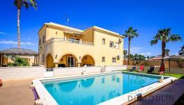 Торревьеха, Испания. Купить виллу. Район Torreta florida, 6 спален, 267 m² image 1