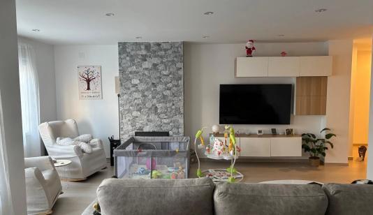 Buy real estate in Torrevieja, Spain. Centro area, 3 bedrooms, 150 m² image 0