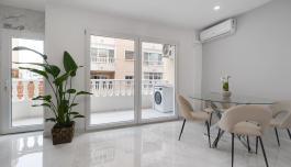 Property in Torrevieja. Centro area, 2 bedrooms, 90 m² image 3