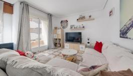 Buy an Apartment in Torrevieja, Spain. Paseo maritimo area, 3 bedrooms, 106 m² image 4