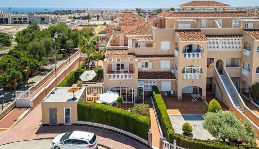 Buy an Town house in Orihuela Costa, Spain. Punta Prima area, 3 bedrooms, 124 m² image 0