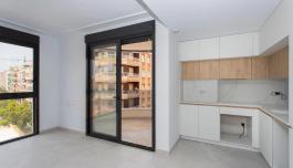 Apartment for sale in Torrevieja, Spain. Paseo maritimo area, 2 bedrooms, 82 m² image 3