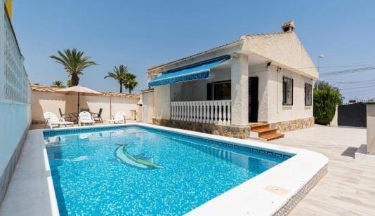 Torrevieja, Spain. Buy an Town house . Los Balcones area, 2 bedrooms, 80 m² image 0