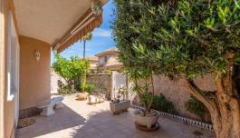 Propiedades en Orihuela Costa. Zona de la  Punta Prima, 3 dormitorios, 182 m² image 1