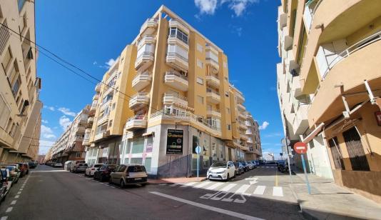 Torrevieja real estate, Apartment for sale. Avenida Habaneras area, 3 bedrooms, 90 m² image 0