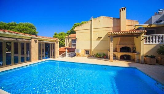 Buy an Town house in Torrevieja, Spain. Los Balcones area, 4 bedrooms, 300 m² image 0