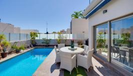 Buy an Villa in Orihuela Costa, Spain. PAU 26 area, 4 bedrooms, 123 m² image 4