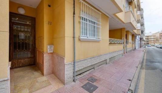 Buy property in Torrevieja, Spain. Estacion de autobuses area, 2 bedrooms, 80 m² image 0