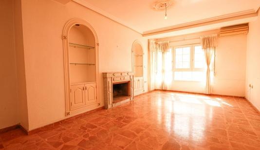 Buy property in Torrevieja, Spain. Centro area, 5 bedrooms, 218 m² image 0