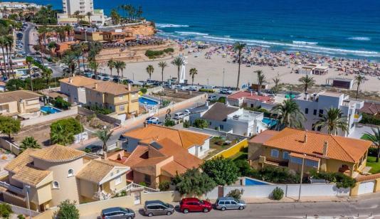 Buy an Town house in Orihuela Costa, Spain. La Zenia area, 3 bedrooms, 245 m² image 0