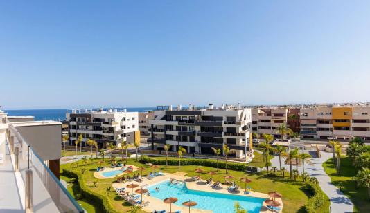 Comprar un Ático en Orihuela Costa, España. Zona de la  Punta Prima, 2 dormitorios, 75 m² image 0