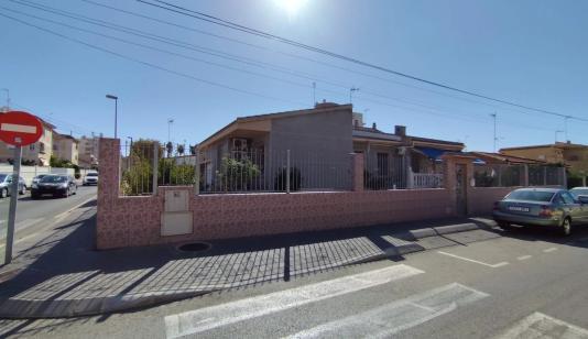 Torrevieja, недвижимость. Район Estacion de autobuses, 4 спальни, 195 m² image 0