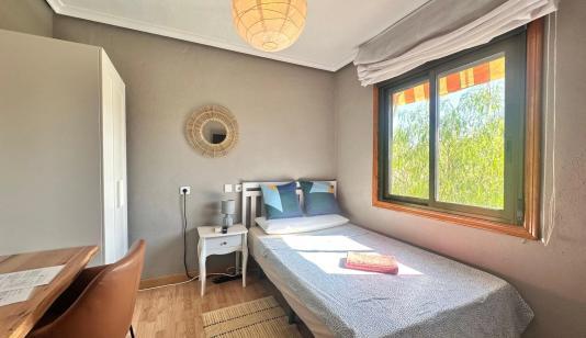 Guardamar del Segura, Spain. Real Estate. Urb. El Moncayo area, 4 bedrooms, 75 m² image 0