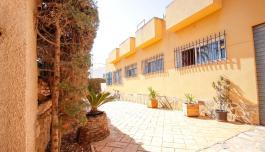 Town house for sale in Torrevieja, Spain. Los Frutales area, 3 bedrooms, 167 m² image 2