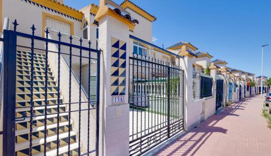 Torrevieja real estate, Bungalow for sale. Centro area, 1 bedroom, 80 m² image 0