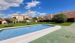 Torrevieja bienes raíces, Bungalow en venta. Zona de la  Torretas, 2 dormitorios, 47 m² image 1