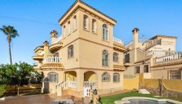 Buy an House in Orihuela Costa, Spain. La Florida area, 5 bedrooms, 161 m² image 1