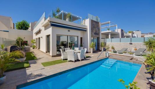 Buy an Villa in Orihuela Costa, Spain. PAU 26 area, 4 bedrooms, 123 m² image 0