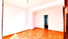 Property in Torrevieja. Centro area, 5 bedrooms, 243 m² image 3