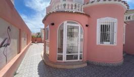 Town house for sale in Orihuela Costa, Spain. Playa Flamenca area, 5 bedrooms, 0 m² image 2