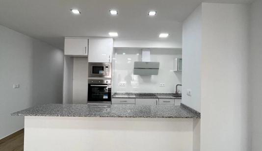 Comprar un Piso en España, Torrevieja. Zona de la  La Mata, 3 dormitorios, 116 m² image 0