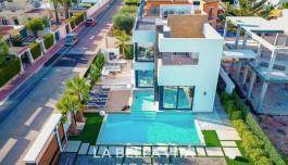 Villa en Torrevieja, España. Zona de la  Torreta florida, 3 dormitorios, 230 m² image 5