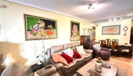 Torrevieja, real estate. Centro area, 4 bedrooms, 135 m² image 1