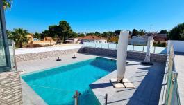 Torrevieja, Spain. Real Estate. Los Balcones area, 4 bedrooms, 143 m² image 4