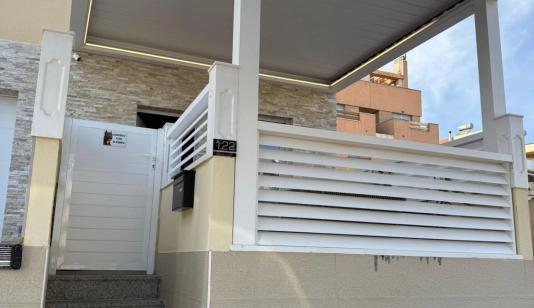 Buy an Bungalow in Guardamar del Segura, Spain. Los secanos area, 3 bedrooms, 120 m² image 0