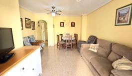 Venta de Piso en Torrevieja, España. Zona de la  Centro, 2 dormitorios, 75 m² image 2