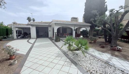 Real estate Orihuela Costa, Villa for sale. Campoamor area, 4 bedrooms, 260 m² image 0