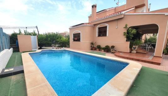 Torrevieja real estate, Villa for sale. Aguas Nuevas area, 4 bedrooms, 175 m² image 0