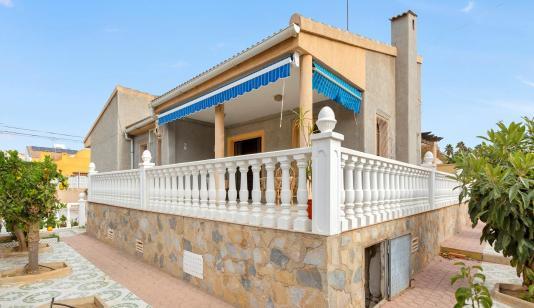 Torrevieja, Spain. Real Estate. Nueva Torrevieja area, 4 bedrooms, 152 m² image 0