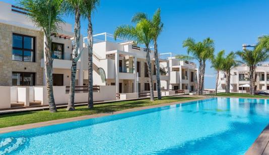 Bungalow for sale in Torrevieja, Spain. Lago jardin area, 2 bedrooms, 62 m² image 0