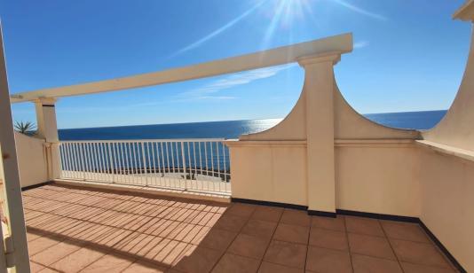 Real estate in Spain, Torrevieja. Paseo maritimo area, 4 bedrooms, 181 m² image 0